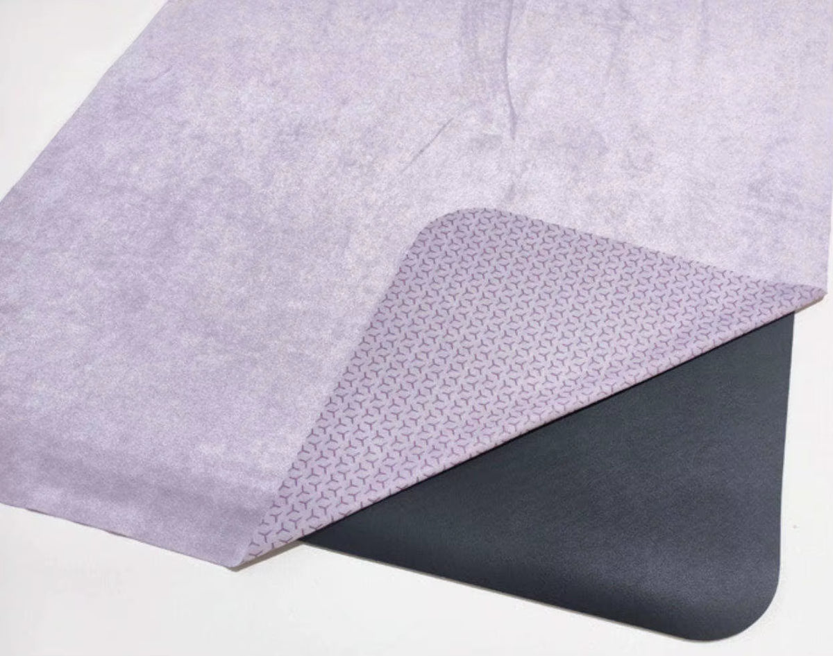 1Mm Hot Yoga Pilates Sweat Absorbent Non Slip Silicone Bottom Suede Screen Printing Premium Custom Exercise Blanket Yoga Towel